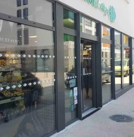 Vaste Tres Lumineux Тулуза